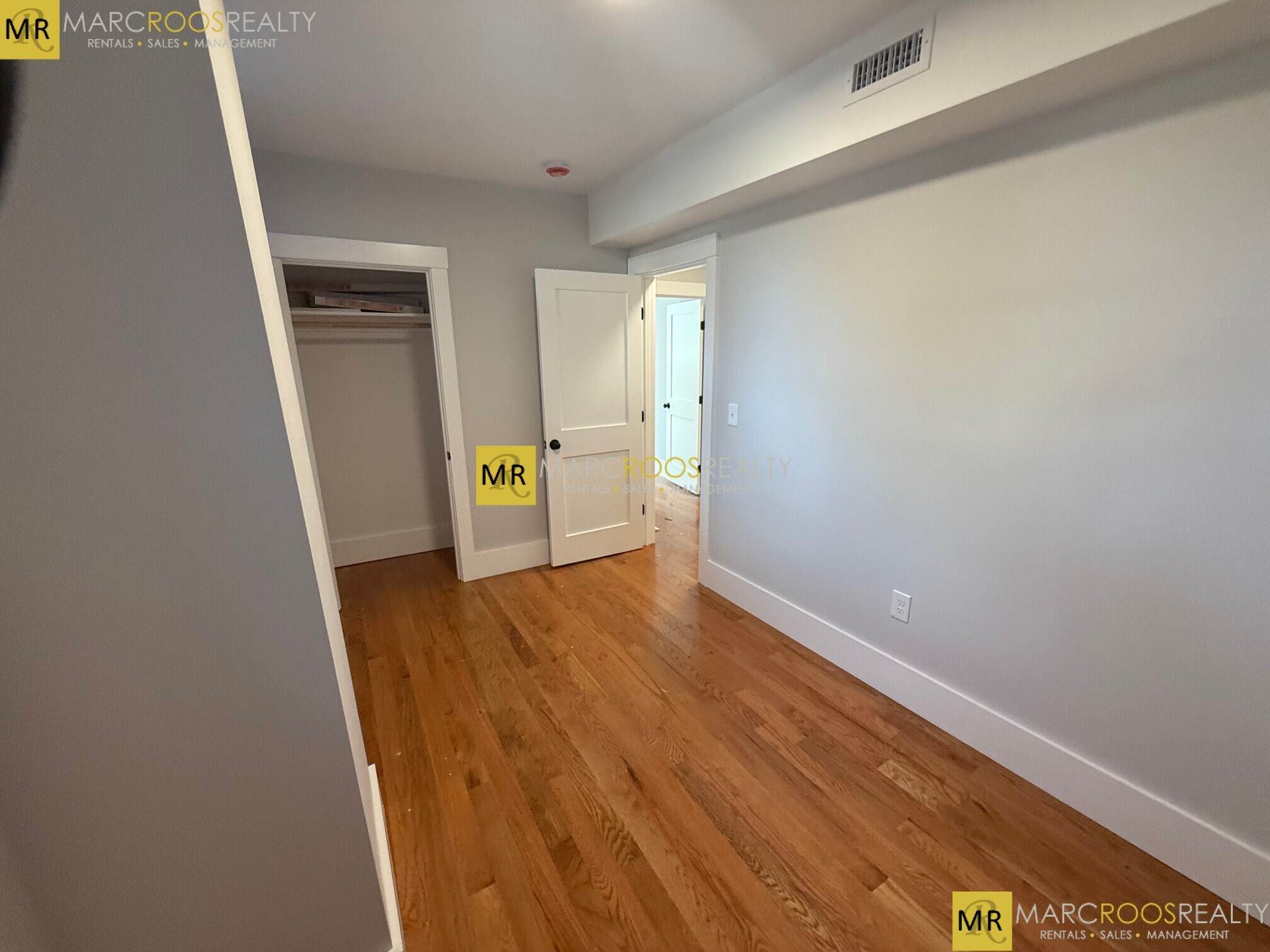 Building Photo - 118 Marginal St