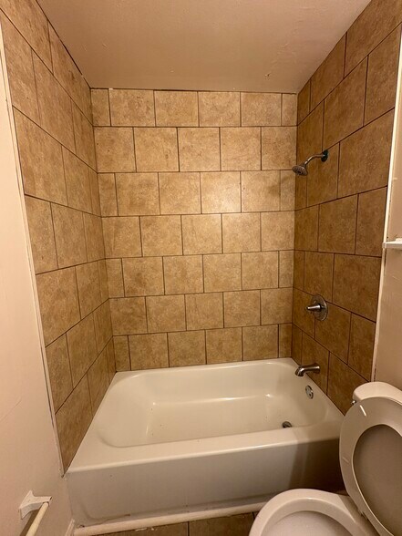 Building Photo - 4010 Middlehurst Ln