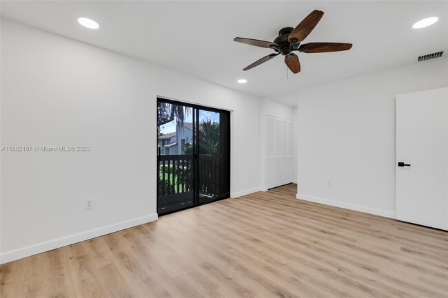 Building Photo - 10516 SW 112th Ave