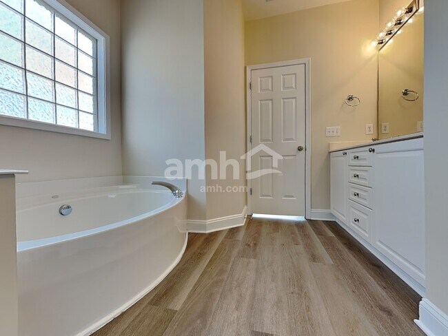 Building Photo - 112 Spalding Ln