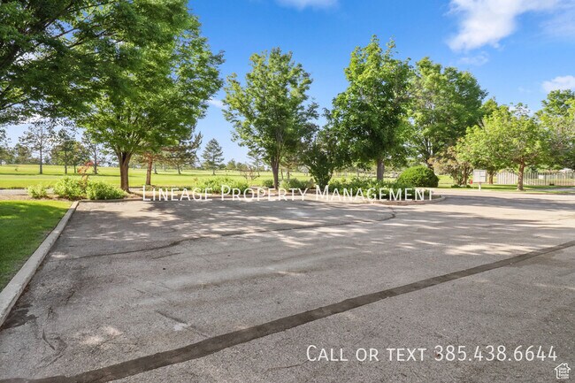 Building Photo - 4487 St Andrews Dr