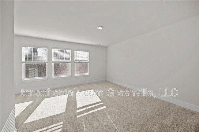 Building Photo - 448 Ml Pk Wy
