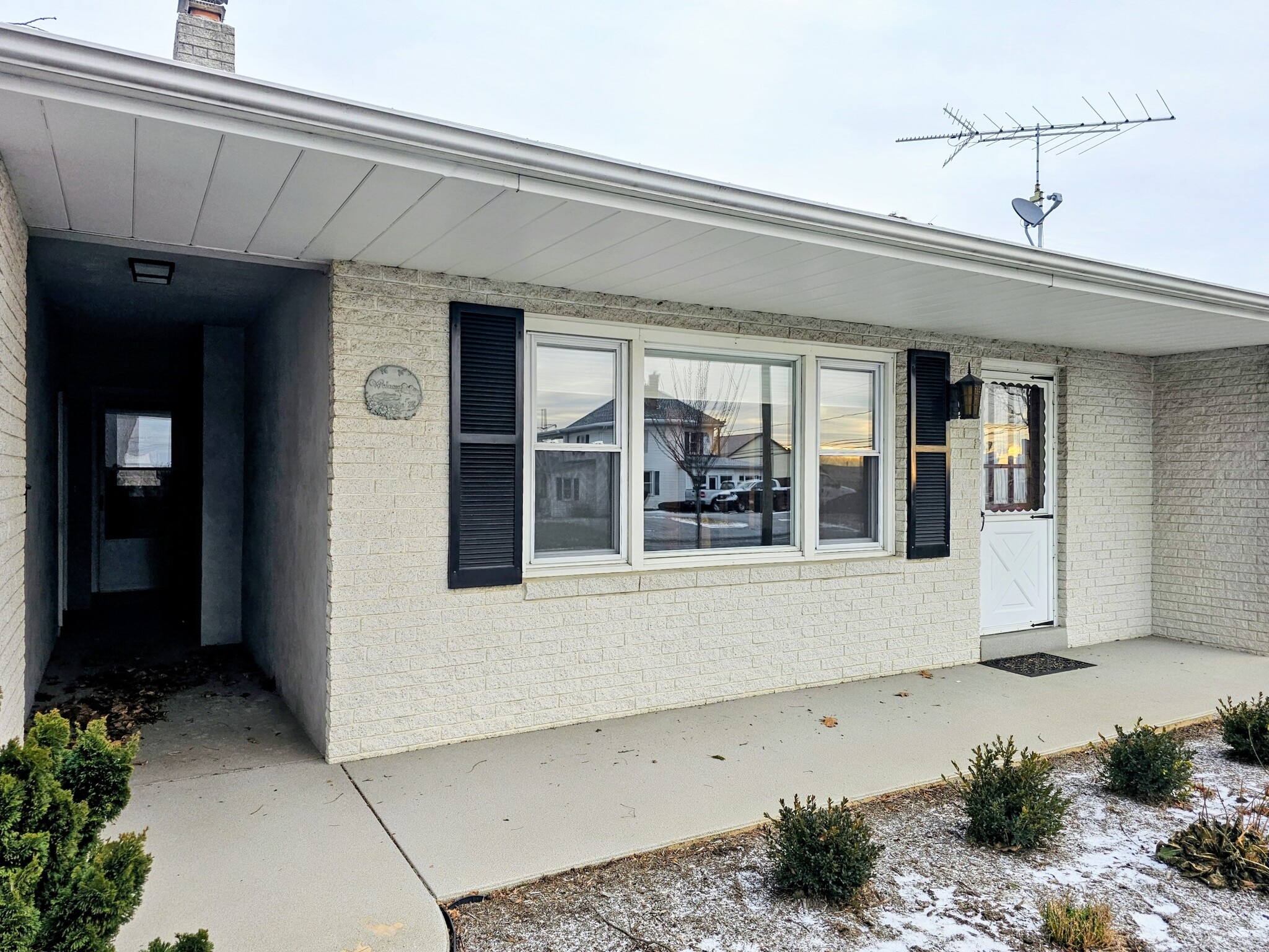 Building Photo - 3 Hillcrest Ave