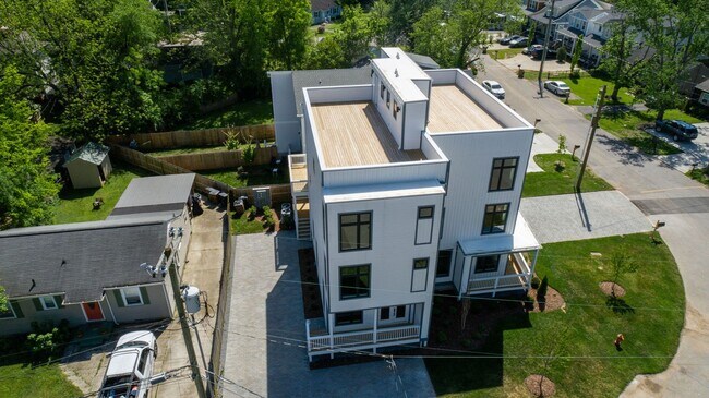 Building Photo - NEW BUILD with Rooftop!