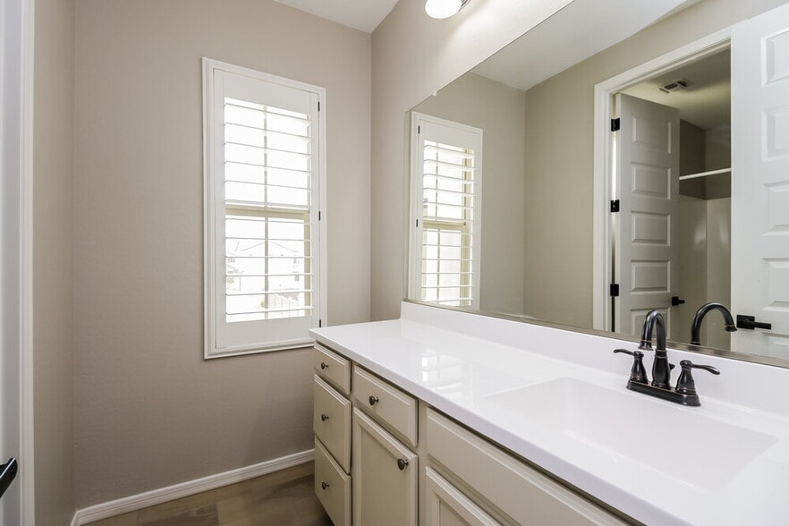 Building Photo - 1963 S Follett Way