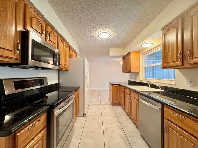 Building Photo - Charming 3 Bed/2 Bath Single Family Home in Winter Park!