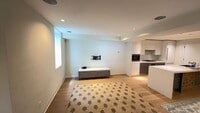 Building Photo - Luxurious 2 Bed 2 Bath Garden Level Condo ...