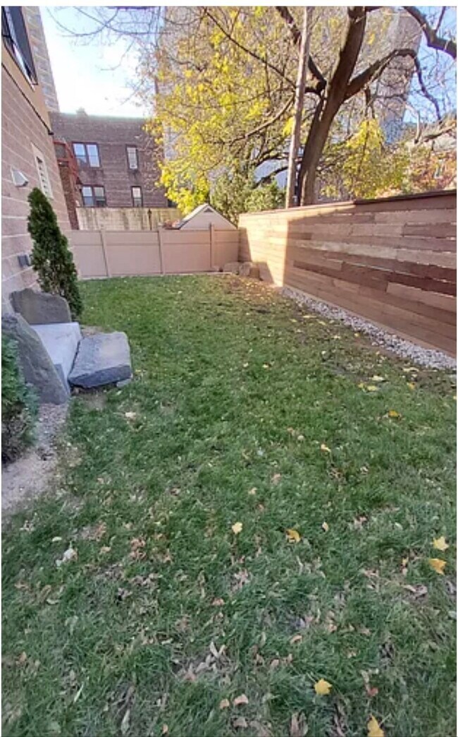 Building Photo - 6041 Highland Pl
