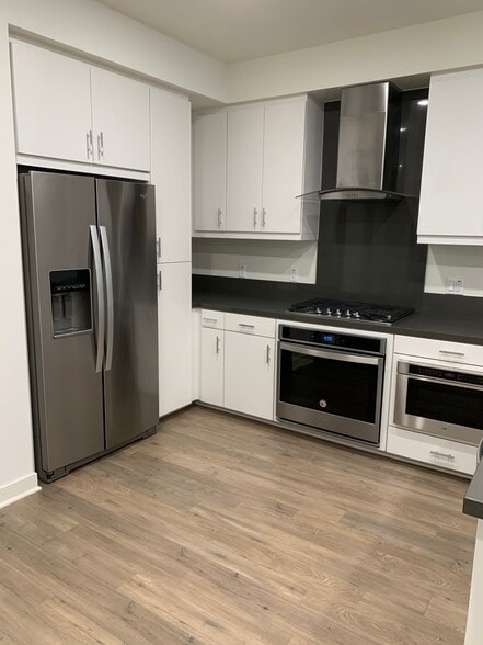 Building Photo - 2222 Nolita