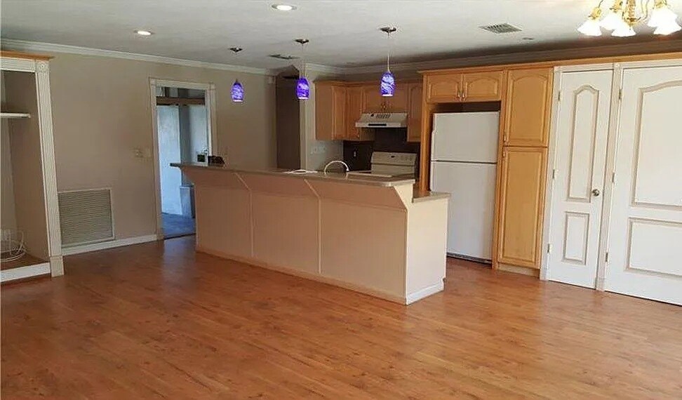 Building Photo - 12343 102nd St