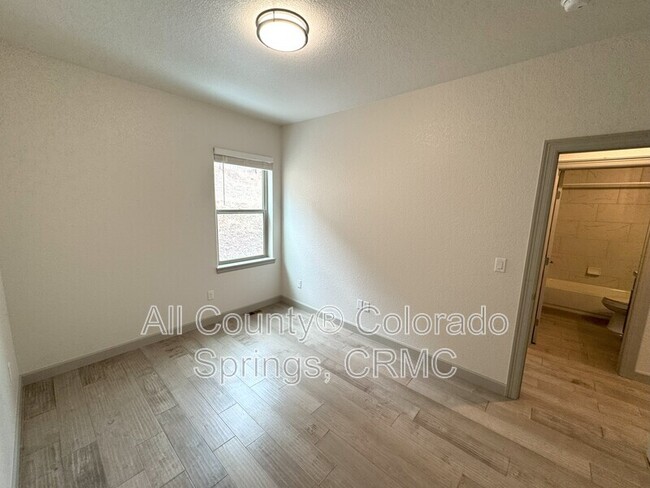 Building Photo - 542 Brecken Ct