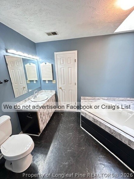 Building Photo - 946 Stewarts Creek Dr