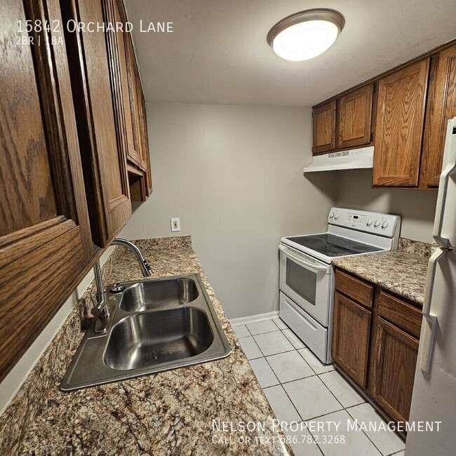 Building Photo - 15842 Orchard Ln