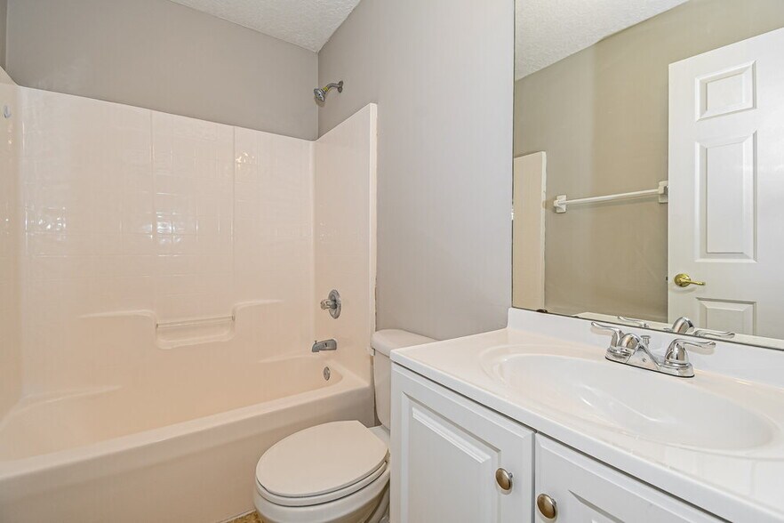 Building Photo - 9225 Hawks Run Ln