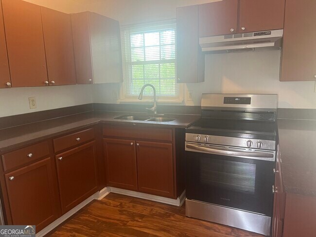 Building Photo - 1397 Peachcrest Rd