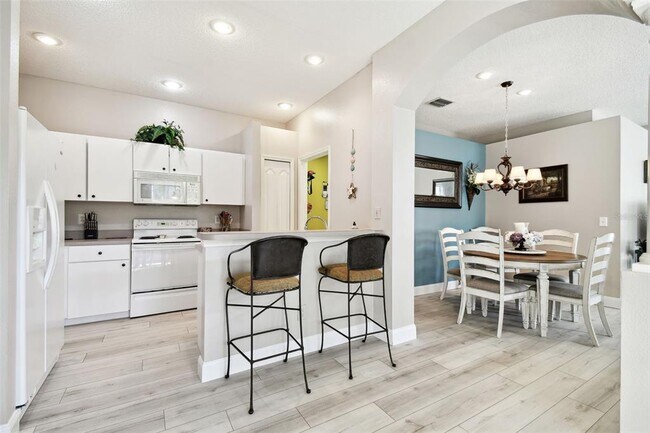 Building Photo - 1687 Starling Dr