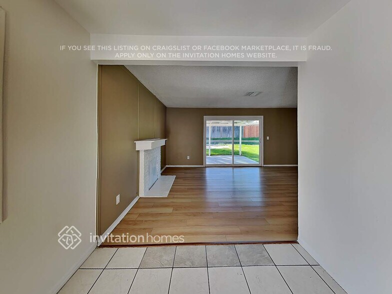 Building Photo - 10480 Hole Ave