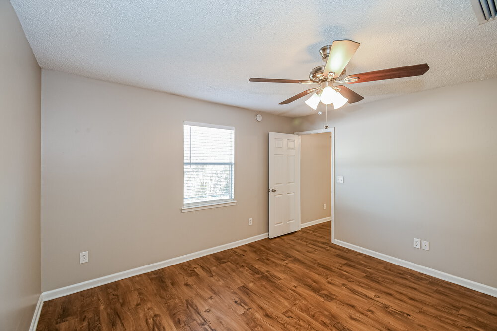 Building Photo - 1603 Twin Oak Ln