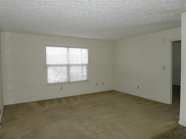 Building Photo - 1600 Alexandria Dr