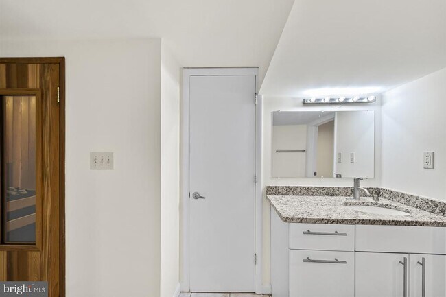 Building Photo - 10009 Sinnott Ct