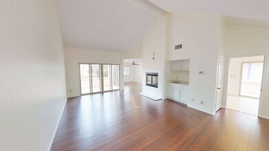 Building Photo - $500 OFF MOVE IN SPECIAL |  Exclusive Comm...