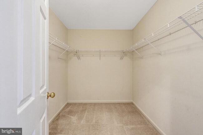 Building Photo - 6001 Alderdale Pl