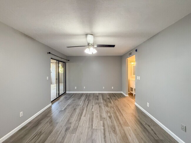 Building Photo - 5110 N 31st Way