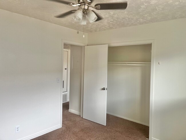 Building Photo - 610 S 200 E