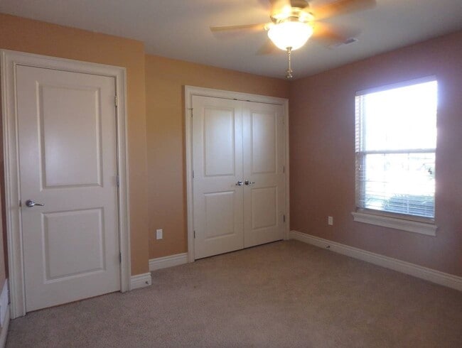 Building Photo - Great 3 Bed 2 Bath House in Mill Creek Manor!