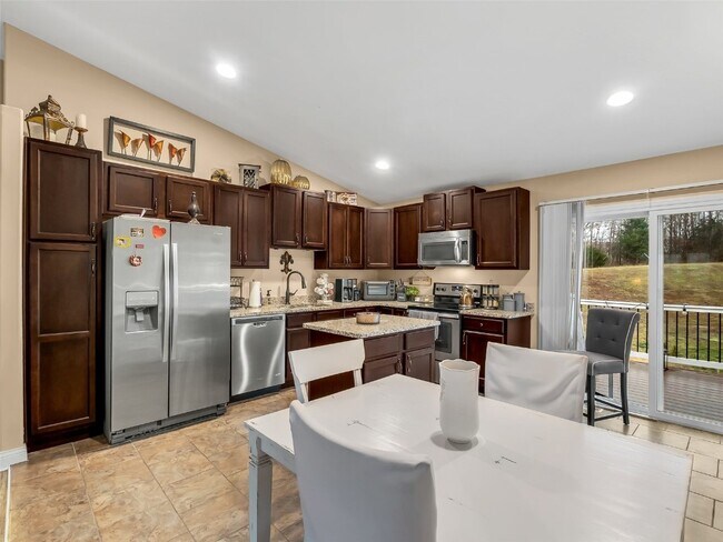 Building Photo - 120 Katie Lynn Ct