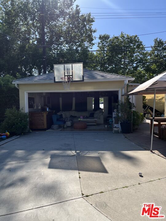 Building Photo - 3800 W Legion Ln