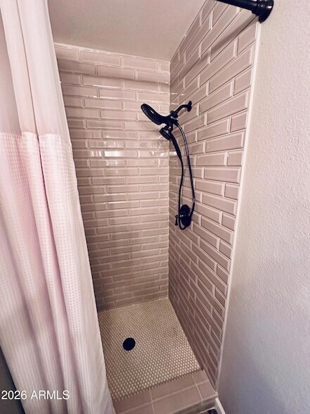 Building Photo - 4901 E Kelton Ln