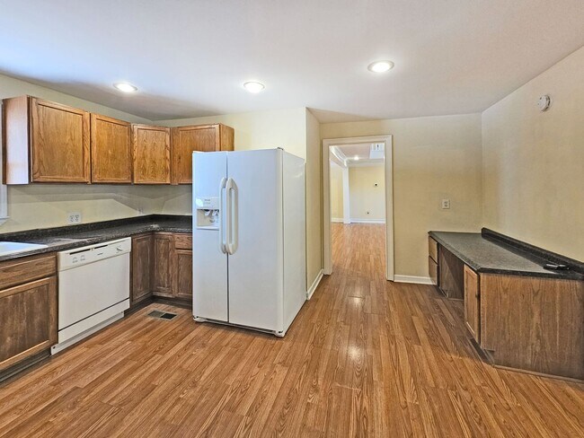 Building Photo - COMING: Spacious East Cobb Cape Cod with Main-Level Primary Suite & 3-Car Garage