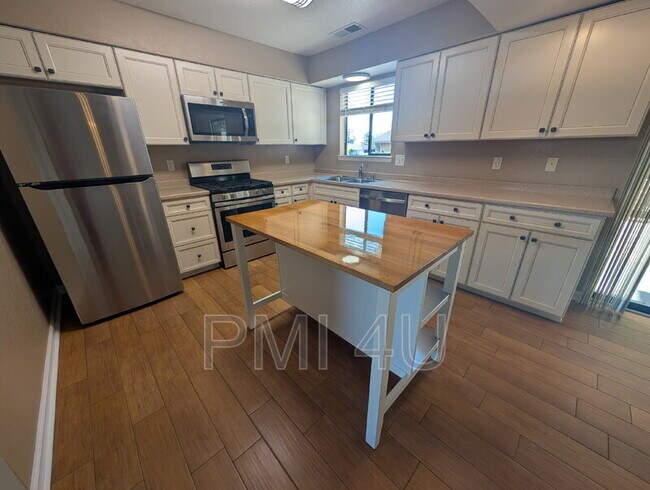 Building Photo - 4800 Choctaw Trail NW
