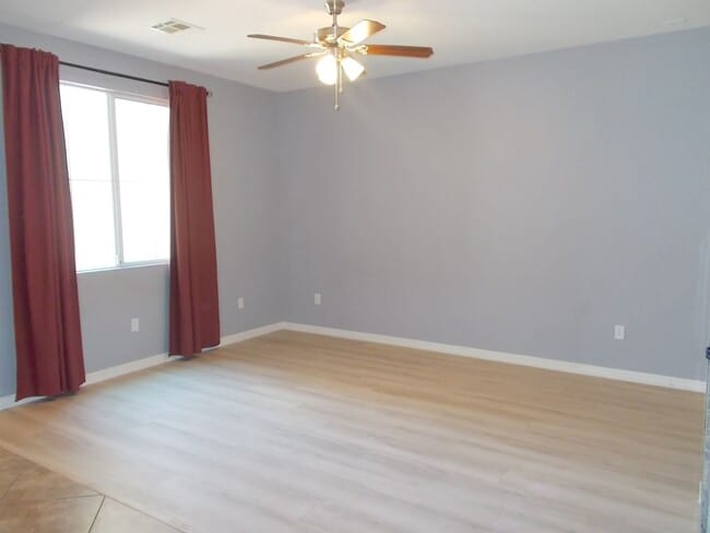 Building Photo - Stylish Summerlin Townhome with Private Co...