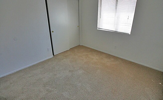 Building Photo - 14933 W Caribbean Ln