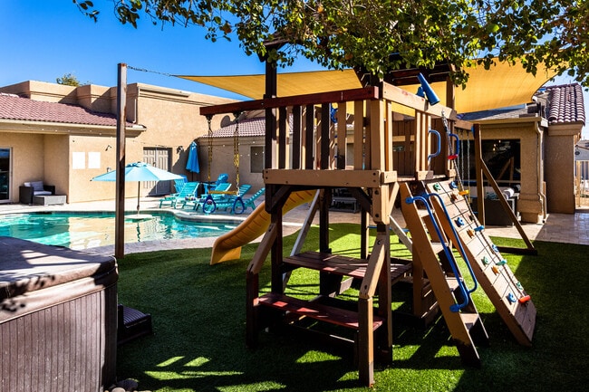 Building Photo - 820 Avalon Ave