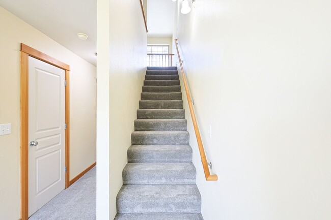 Building Photo - Refined Townhome with Gorgeous Landscaping...