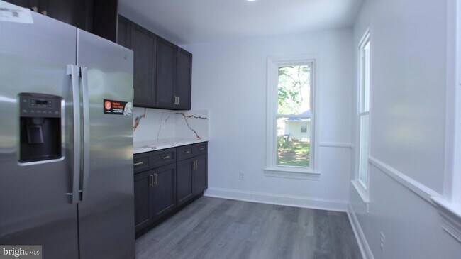 Building Photo - 2608 Holly Dr