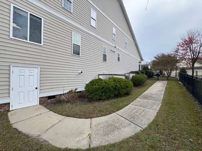 Building Photo - Johnson's Landing with Pond Views!