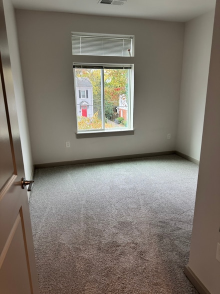 Building Photo - 2317 Huntington Ave