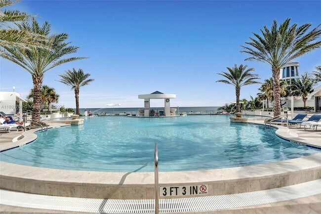 Building Photo - 3101 S Ocean Dr