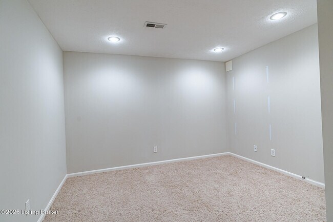 Building Photo - 838 Lake Forest Pkwy