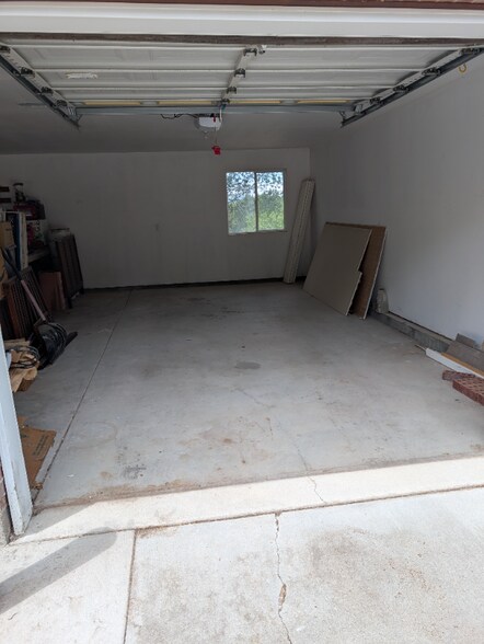 Building Photo - 763 E 550 S