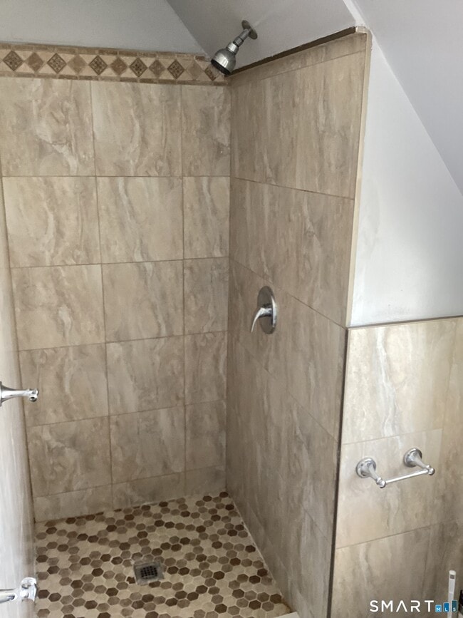 Building Photo - 68 Woodbridge St