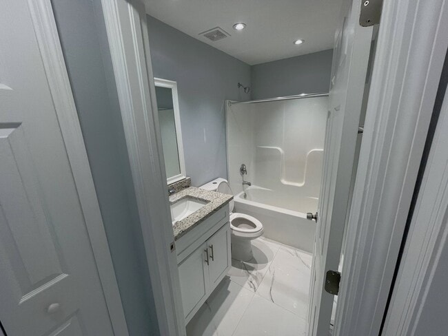 Building Photo - AKACHER01