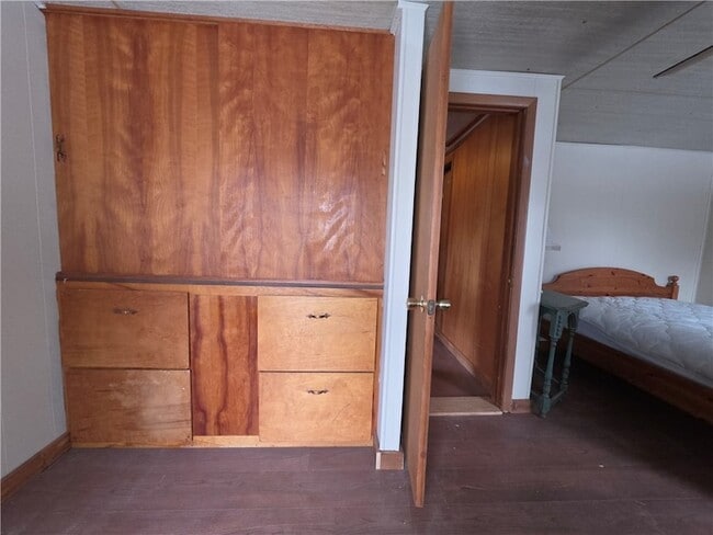 Building Photo - 9 Factory St