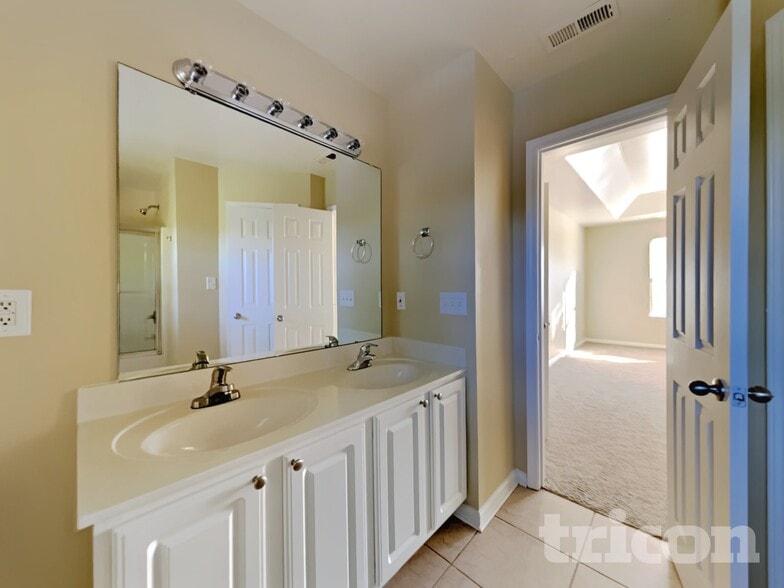 Building Photo - 7431 Fowler Springs Lane