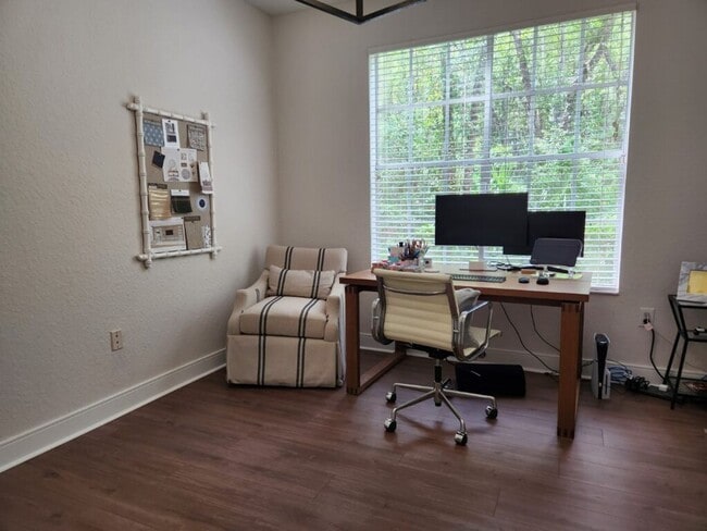 Building Photo - Luxurious condo in Tampa Palms