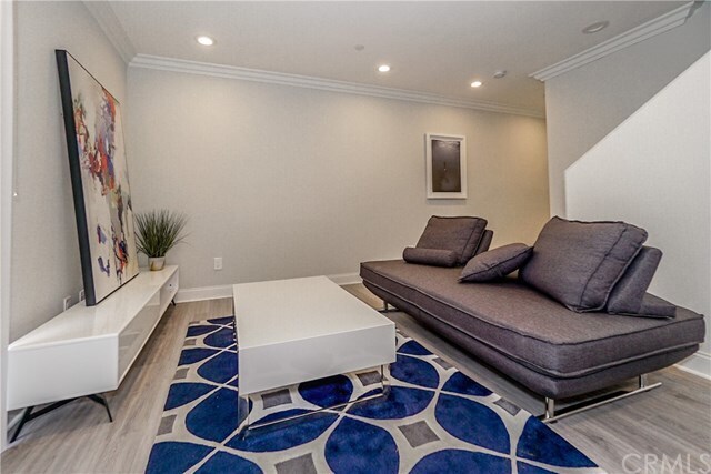 Building Photo - 7209 S La Cienega Blvd